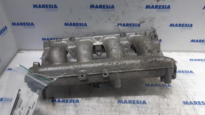 Gebruikte Spruitstuk Inlaat Renault Vel Satis (BJ) 2.0 16V Turbo Prijs € 75,00 Margeregeling aangeboden door Maresia Parts