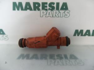 Gebruikte Injector (benzine injectie) Alfa Romeo 147 (937) 1.6 HP Twin Spark 16V Prijs € 25,00 Margeregeling aangeboden door Maresia Parts