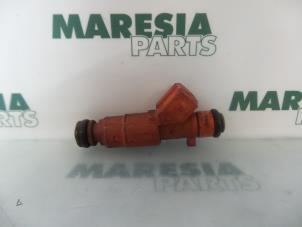 Gebruikte Injector (benzine injectie) Alfa Romeo 147 (937) 1.6 HP Twin Spark 16V Prijs € 25,00 Margeregeling aangeboden door Maresia Parts