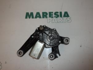 Gebruikte Ruitenwissermotor achter Peugeot 206 (2A/C/H/J/S) 1.4 XR,XS,XT,Gentry Prijs € 25,00 Margeregeling aangeboden door Maresia Parts