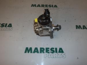 Gebruikte Brandstofpomp Mechanisch Citroen DS3 (SA) 1.6 e-HDi Prijs € 70,00 Margeregeling aangeboden door Maresia Parts