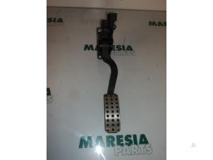 Gebruikte Gaspedaalpositie Sensor Alfa Romeo GT (937) 1.9 JTD 16V Multijet Prijs € 40,00 Margeregeling aangeboden door Maresia Parts