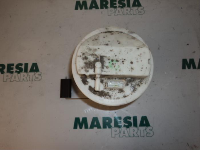 Gebruikte Tank element Pomp Citroen C3 (FC/FL/FT) 1.1 Prijs € 35,00 Margeregeling aangeboden door Maresia Parts