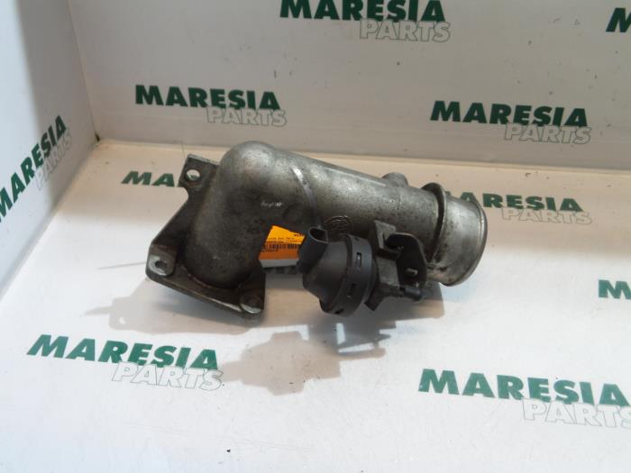 Gebruikte Gasklephuis Fiat Doblo (223A/119) 1.9 JTD Prijs € 50,00 Margeregeling aangeboden door Maresia Parts