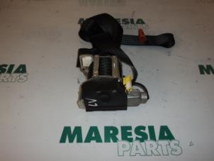 Gebruikte Veiligheidsgordel links-voor Alfa Romeo 147 (937) 1.9 JTD 115 Prijs € 60,00 Margeregeling aangeboden door Maresia Parts