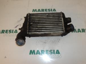 Gebruikte Intercooler Alfa Romeo 147 (937) 1.9 JTD 115 Prijs € 50,00 Margeregeling aangeboden door Maresia Parts