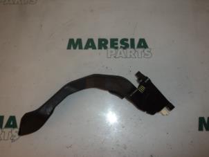 Gebruikte Gaspedaalpositie Sensor Peugeot 1007 (KM) 1.6 GTI,Gentry 16V Prijs € 65,00 Margeregeling aangeboden door Maresia Parts