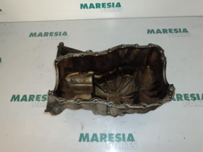 Gebruikte Carterpan Renault Laguna II (BG) 1.6 16V Prijs € 30,00 Margeregeling aangeboden door Maresia Parts