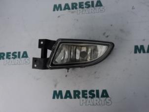Gebruikte Mistlamp links-voor Fiat Bravo (198A) 1.4 16V Prijs € 25,00 Margeregeling aangeboden door Maresia Parts