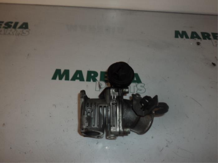 Gebruikte Gasklephuis Alfa Romeo 147 (937) 1.9 JTD 115 Prijs € 105,00 Margeregeling aangeboden door Maresia Parts