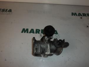 Gebruikte Gasklephuis Alfa Romeo 147 (937) 1.9 JTD 115 Prijs € 105,00 Margeregeling aangeboden door Maresia Parts