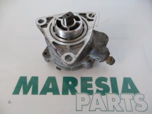 Gebruikte Vacuumpomp (Diesel) Alfa Romeo 147 (937) 1.9 JTD 115 Prijs € 35,00 Margeregeling aangeboden door Maresia Parts