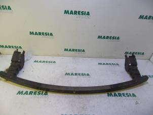 Gebruikte Bumperframe voor Lancia Phedra 2.2 JTD 16V Prijs € 50,00 Margeregeling aangeboden door Maresia Parts