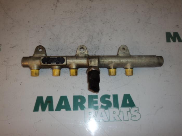 Gebruikte Injector brug Fiat Punto II (188) 1.9 JTD 80 ELX 3-Drs. Prijs € 50,00 Margeregeling aangeboden door Maresia Parts
