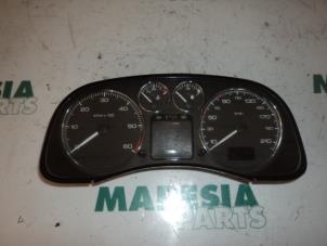 Gebruikte Instrumentenpaneel Peugeot 307 Break (3E) 1.6 HDi 90 16V Prijs € 50,00 Margeregeling aangeboden door Maresia Parts