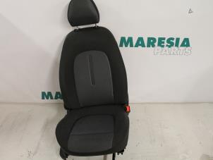 Gebruikte Voorstoel rechts Fiat Bravo (198A) 1.6 JTD Multijet 105 Prijs € 65,00 Margeregeling aangeboden door Maresia Parts