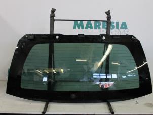Gebruikte Achterruit Citroen C4 Grand Picasso (UA) 1.8 16V Prijs € 157,50 Margeregeling aangeboden door Maresia Parts