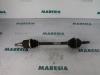 Aandrijfas links-voor van een Peugeot 207/207+ (WA/WC/WM) 1.4 2009