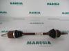 Aandrijfas links-voor van een Peugeot 207/207+ (WA/WC/WM) 1.4 2009
