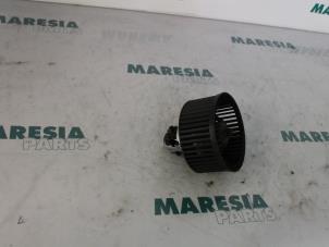 Gebruikte Kachel Ventilatiemotor Renault Megane (EA) 2.0i Prijs € 20,00 Margeregeling aangeboden door Maresia Parts