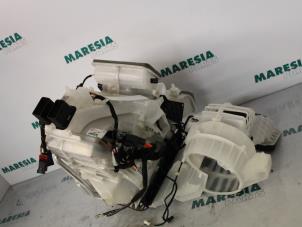 Gebruikte Chaufagebak Fiat Punto III (199) 0.9 TwinAir Prijs € 157,50 Margeregeling aangeboden door Maresia Parts