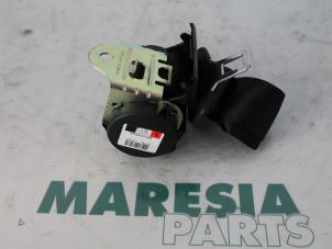 Gebruikte Veiligheidsgordel links-achter Fiat Grande Punto (199) 1.4 Prijs € 25,00 Margeregeling aangeboden door Maresia Parts