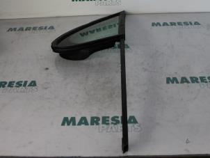 Gebruikte Driehoeks Ruit links-voor Peugeot 207 SW (WE/WU) 1.4 Prijs € 30,00 Margeregeling aangeboden door Maresia Parts