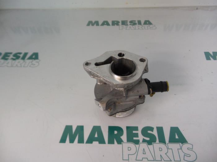 Gebruikte Vacuumpomp (Diesel) Renault Megane II Grandtour (KM) 1.5 dCi 85 Prijs € 24,95 Margeregeling aangeboden door Maresia Parts