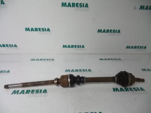 Gebruikte Homokineetas rechts-voor Peugeot 307 (3A/C/D) 2.0 HDi 110 FAP Prijs € 29,99 Margeregeling aangeboden door Maresia Parts