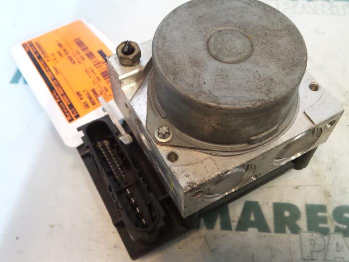 Gebruikte ABS Pomp Renault Megane II (BM/CM) 1.6 16V Prijs € 49,99 Margeregeling aangeboden door Maresia Parts
