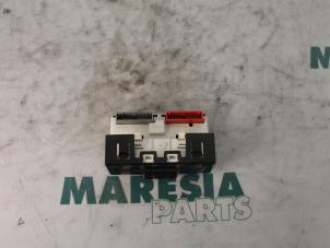 Gebruikte Display Interieur Renault Scénic I (JA) 1.6 16V Prijs € 15,00 Margeregeling aangeboden door Maresia Parts