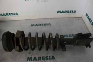 Gebruikte Mac Phersonpoot links-voor Renault Trafic New (FL) 2.0 dCi 16V 115 Prijs € 78,65 Inclusief btw aangeboden door Maresia Parts