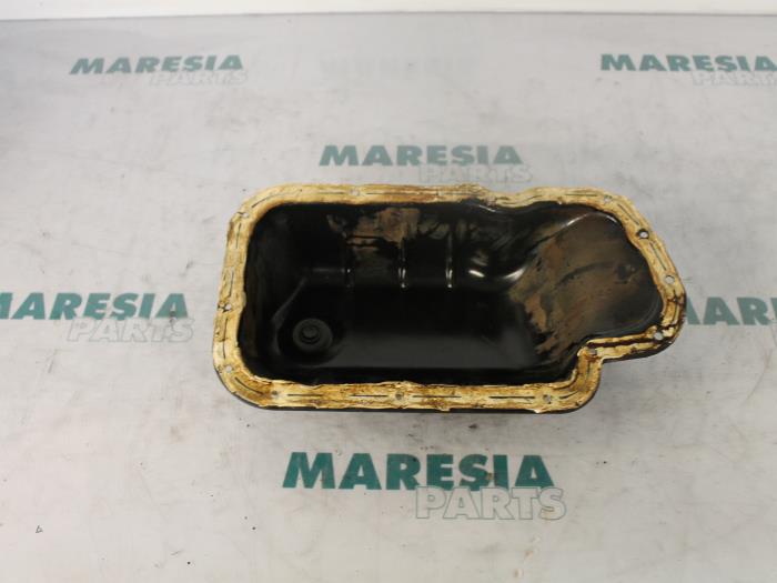 Gebruikte Carterpan Peugeot 206 (2A/C/H/J/S) 1.4 XR,XS,XT,Gentry Prijs € 25,00 Margeregeling aangeboden door Maresia Parts