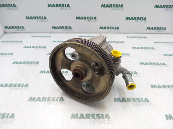 Gebruikte Servopomp Citroen Xsara Picasso (CH) 1.6 HDi 16V 110 Prijs € 50,00 Margeregeling aangeboden door Maresia Parts
