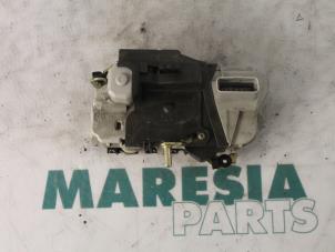 Gebruikte Deurslot Mechaniek 4Deurs links-voor Citroen Xsara Picasso (CH) 1.8 16V Prijs € 25,00 Margeregeling aangeboden door Maresia Parts