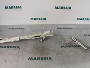 Gebruikte Airbag hemel rechts Renault Clio III (BR/CR) 1.6 16V Prijs € 50,00 Margeregeling aangeboden door Maresia Parts