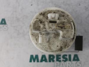 Gebruikte Tank element Pomp Renault Clio III (BR/CR) 1.6 16V Prijs € 20,00 Margeregeling aangeboden door Maresia Parts