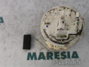 Gebruikte Tank element Pomp Peugeot 206 (2A/C/H/J/S) 1.6 16V Prijs € 35,00 Margeregeling aangeboden door Maresia Parts
