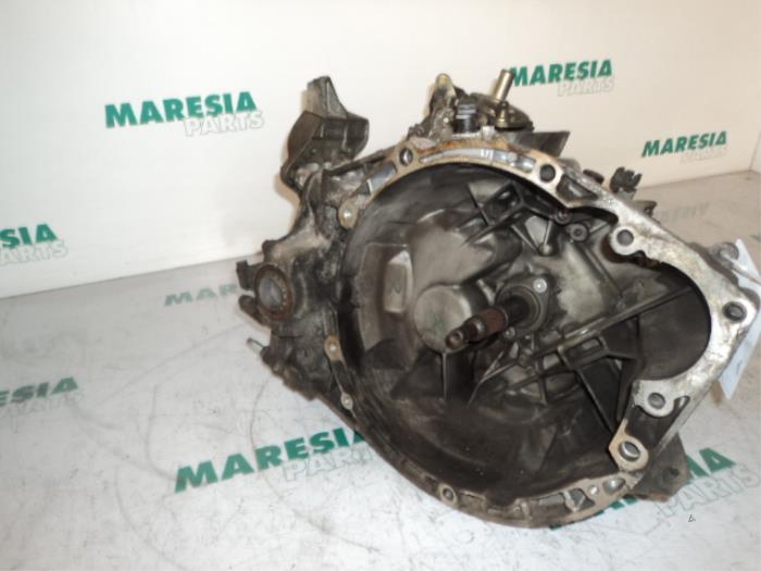 Gebruikte Versnellingsbak Citroen C5 I Break (DE) 2.0 HDi 110 Prijs € 210,00 Margeregeling aangeboden door Maresia Parts