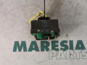 Gebruikte Voorgloei Relais Fiat Ulysse (220) Prijs € 25,00 Margeregeling aangeboden door Maresia Parts