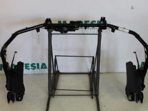 Gebruikte Cabriodak Bediening Peugeot 307 CC (3B) 2.0 16V Prijs € 157,50 Margeregeling aangeboden door Maresia Parts