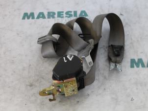 Gebruikte Veiligheidsgordel links-voor Renault Espace (JK) 3.0 dCi V6 24V Grand Espace Prijs € 40,00 Margeregeling aangeboden door Maresia Parts