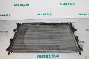 Gebruikte Radiateur Renault Espace (JK) 2.2 dCi 150 16V Grand Espace Prijs € 25,00 Margeregeling aangeboden door Maresia Parts