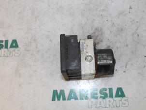 Gebruikte ABS Pomp Renault Espace (JK) 2.2 dCi 150 16V Grand Espace Prijs € 105,00 Margeregeling aangeboden door Maresia Parts