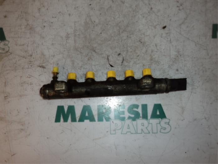 Gebruikte Common rail (Injectie) Renault Espace (JK) 2.2 dCi 150 16V Grand Espace Prijs € 60,00 Margeregeling aangeboden door Maresia Parts