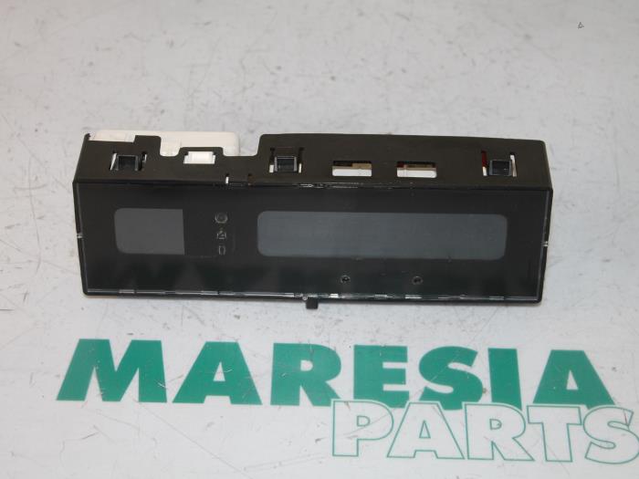 Gebruikte Display Interieur Renault Scénic I (JA) 1.6 16V Prijs € 15,00 Margeregeling aangeboden door Maresia Parts