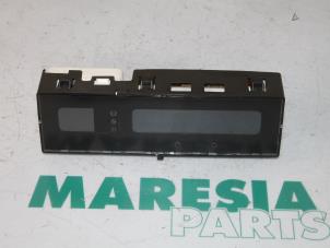 Gebruikte Display Interieur Renault Scénic I (JA) 1.6 16V Prijs € 15,00 Margeregeling aangeboden door Maresia Parts