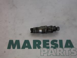 Gebruikte Verstuiver (diesel) Peugeot 206 (2A/C/H/J/S) 1.9 D Prijs € 50,00 Margeregeling aangeboden door Maresia Parts
