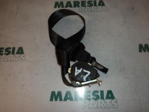 Gebruikte Veiligheidsgordel links-achter Citroen C8 (EA/EB) 2.0 HDiF 16V Prijs € 50,00 Margeregeling aangeboden door Maresia Parts