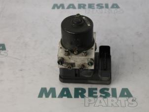 Gebruikte ABS Pomp Citroen C5 II Break (RE) 2.2 HDiF 16V Prijs € 69,95 Margeregeling aangeboden door Maresia Parts
